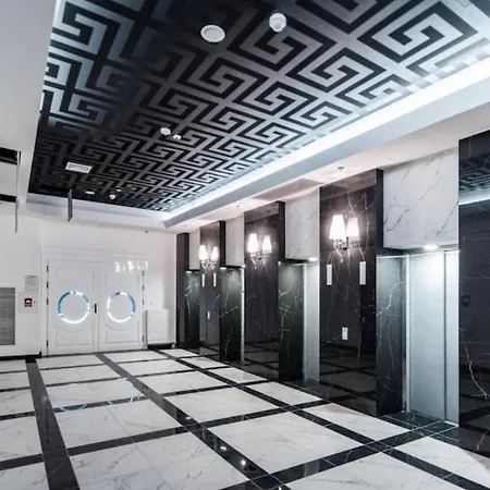 Hanza Tower 24 Pool & Jacussi Apartment *
